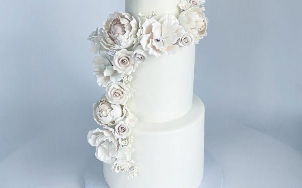 velvet_lane_cakes_custome_floral_wedding_cakes_toronto